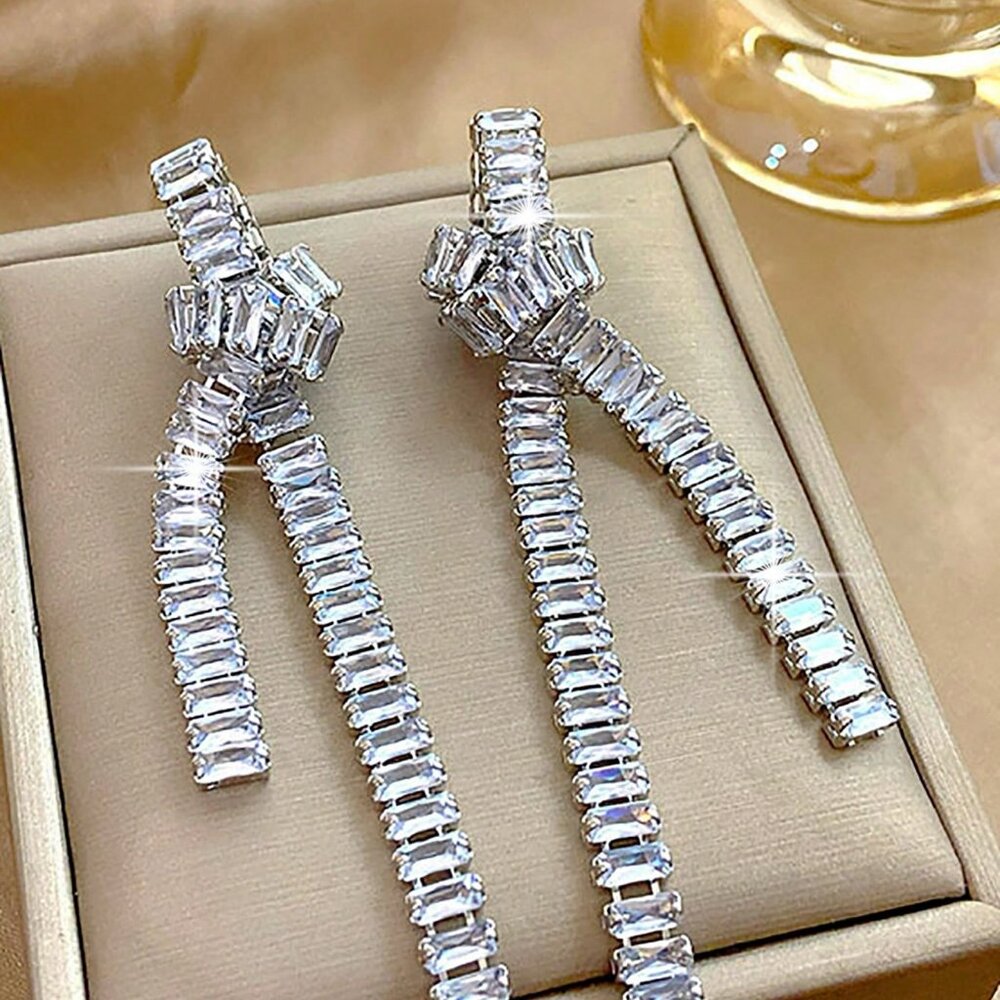 Silver Women's Luxury Cubic Zirconia Water Drop Dangle Earrings - Picture 5 of 6